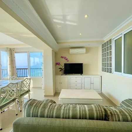 Miramar Seafront Levante R596 *