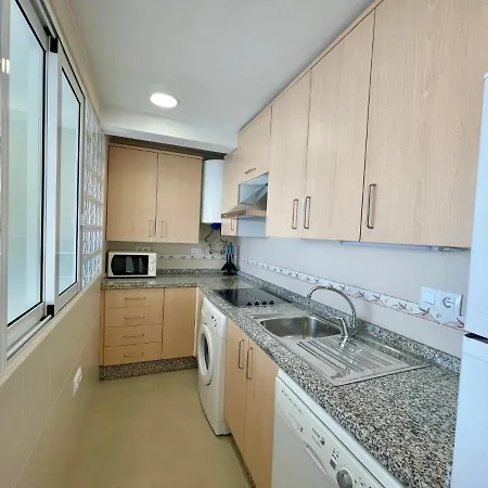 Miramar Seafront Levante R596 *